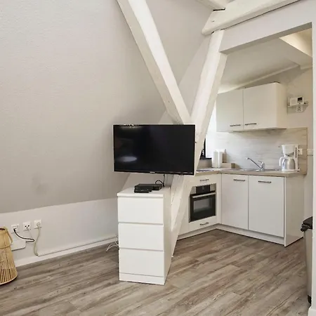 Nah Am Meer, Ruhige Lage, Gratis Nutzung Vom Ahoi Erlebnisbad Und Sauna In Sellin - Haus Buednerstube 5 Апартаменты