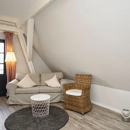 Nah Am Meer, Ruhige Lage, Gratis Nutzung Vom Ahoi Erlebnisbad Und Sauna In Sellin - Haus Buednerstube 5 *