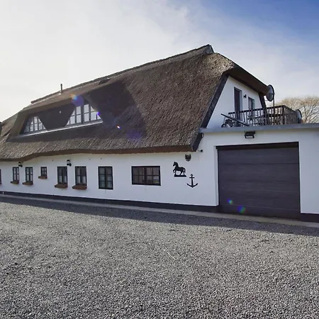 Nah Am Meer, Ruhige Lage, Gratis Nutzung Vom Ahoi Erlebnisbad Und Sauna In Sellin - Haus Buednerstube 5 Middelhagen