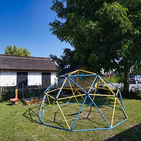 Nah Am Meer, Ruhige Lage, Gratis Nutzung Vom Ahoi Erlebnisbad Und Sauna In Sellin - Haus Buednerstube 5 *