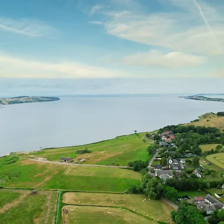 Nah Am Meer, Ruhige Lage, Gratis Nutzung Vom Ahoi Erlebnisbad Und Sauna In Sellin - Haus Buednerstube 5 *