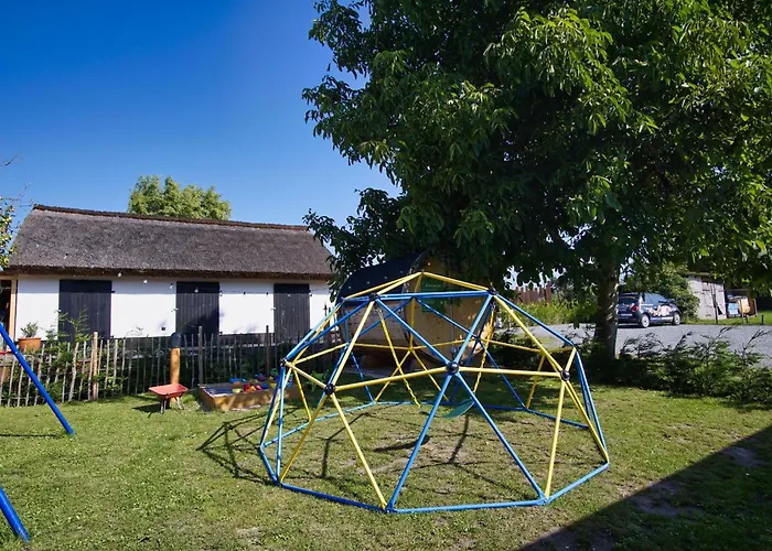 Nah Am Meer, Ruhige Lage, Gratis Nutzung Vom Ahoi Erlebnisbad Und Sauna In Sellin - Haus Buednerstube 5 *